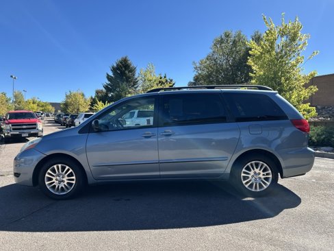 Used 2010 Toyota Sienna LE image 5