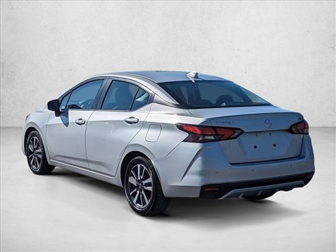 Used 2021 Nissan Versa SV image 8
