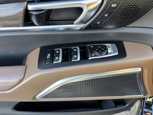Used 2022 Kia Telluride SX w/ SX Prestige Package image 15