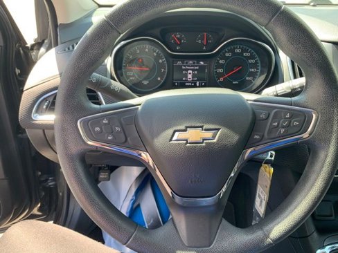 Used 2017 Chevrolet Cruze LT image 20