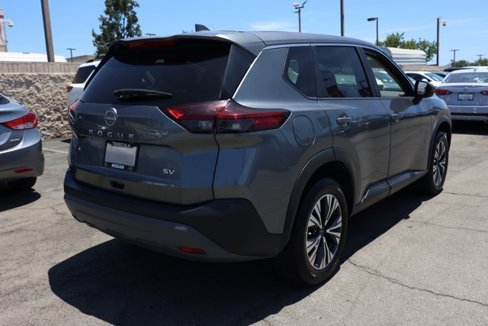 Used 2023 Nissan Rogue SV image 4