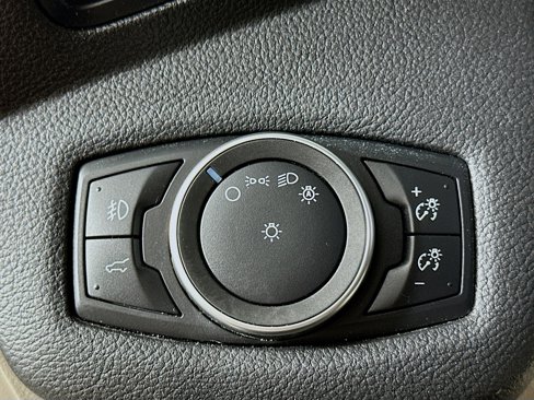 Used 2019 Ford Escape SEL image 17