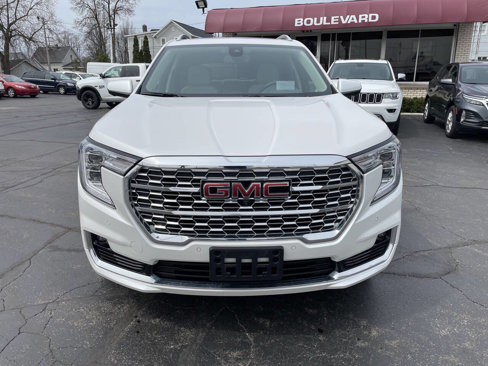 Used 2023 GMC Terrain Denali image 11