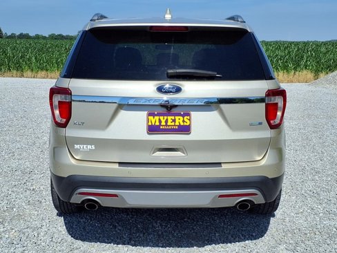 Used 2017 Ford Explorer XLT image 28