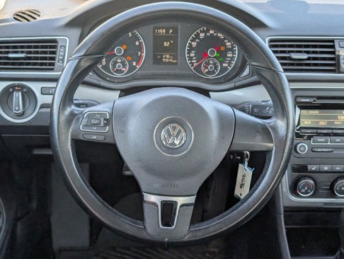 Used 2014 Volkswagen Passat Wolfsburg Edition image 9