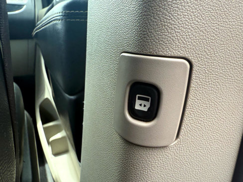 Used 2019 Dodge Grand Caravan SXT image 18