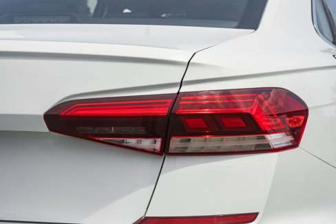 Used 2020 Volkswagen Passat 2.0T SE image 9