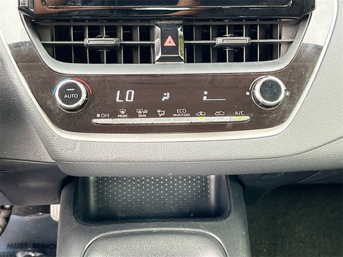 Used 2020 Toyota Corolla LE image 13