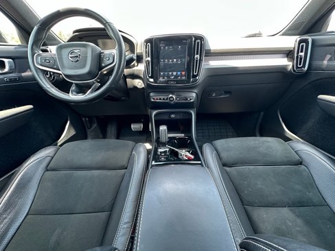 Used 2020 Volvo XC40 T5 R-Design w/ Protection Package image 19
