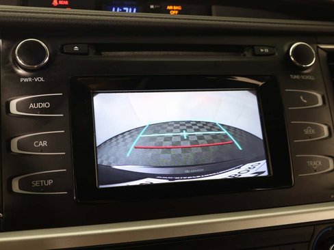 Used 2019 Toyota Highlander LE image 42