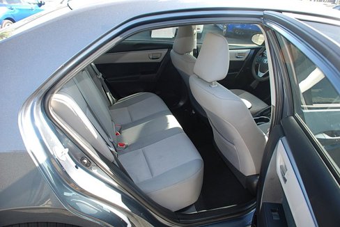 Used 2015 Toyota Corolla LE image 18