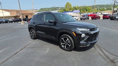 Used 2022 Chevrolet TrailBlazer RS w/ Sun and Liftgate Package image 3