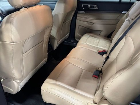Used 2017 Ford Explorer Limited image 24