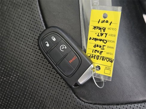 Used 2021 Jeep Cherokee Latitude Lux 80th Anniv w/ Quick Order Package 26U 80TH image 37