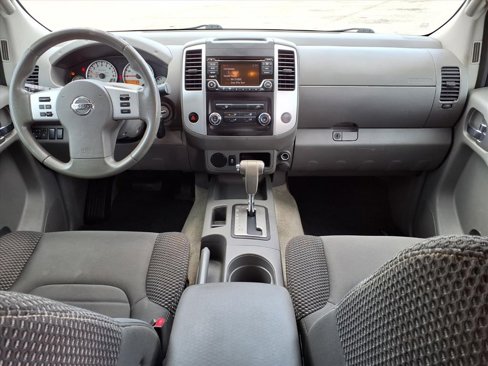 Used 2015 Nissan Frontier Desert Runner image 16