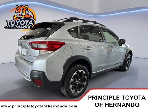 Used 2022 Subaru Crosstrek 2.0i Premium w/ Moonroof Package image 5