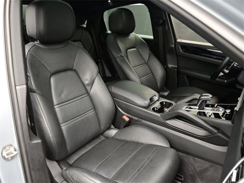 Certified 2020 Porsche Cayenne image 25