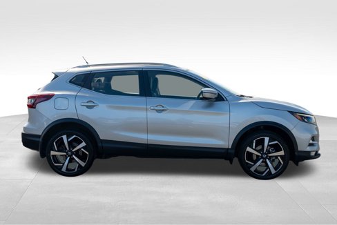 Used 2022 Nissan Rogue Sport SL w/ Premium Package image 9