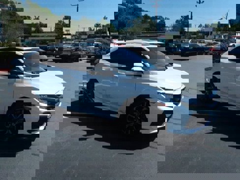 Used 2019 Honda Civic Sport Touring image 4