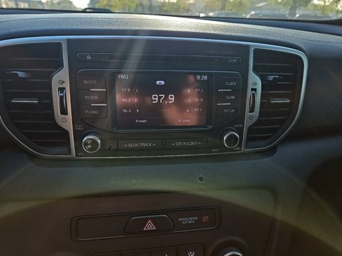 Used 2018 Kia Sportage LX image 17