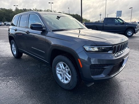 New 2025 Jeep Grand Cherokee Laredo w/ Luxury Tech Group I image 7