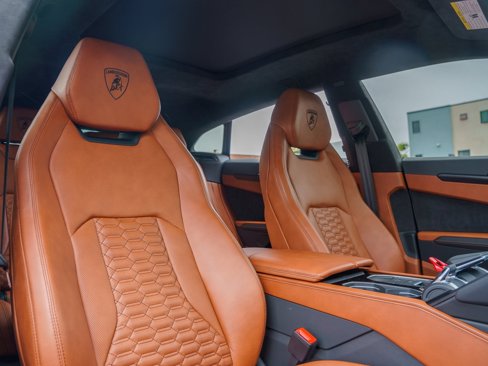 Used 2022 Lamborghini Urus image 25