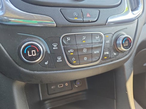 Used 2022 Chevrolet Equinox LT image 27