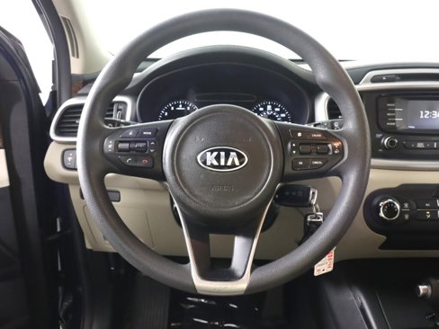 Used 2017 Kia Sorento LX image 11