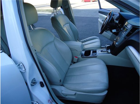 Used 2010 Subaru Outback 2.5i Premium image 15