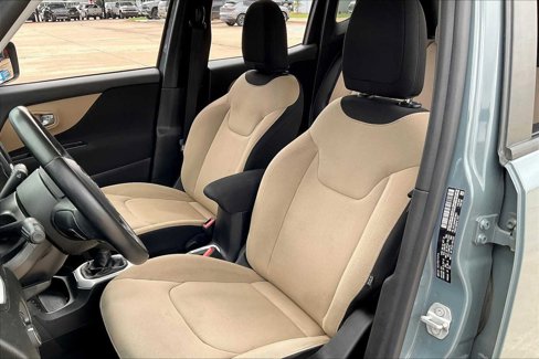 Used 2017 Jeep Renegade Latitude image 8