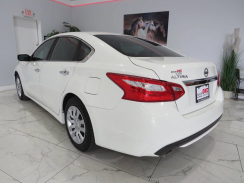 Used 2016 Nissan Altima 2.5 S w/ Power Driver Seat Package image 6