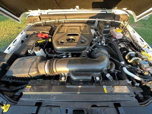 Used 2025 Jeep Wrangler Sport image 12