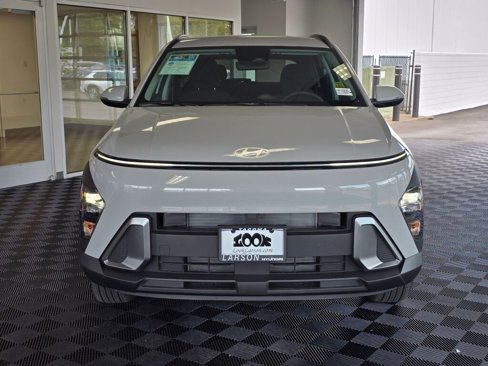 Used 2025 Hyundai Kona SEL image 3