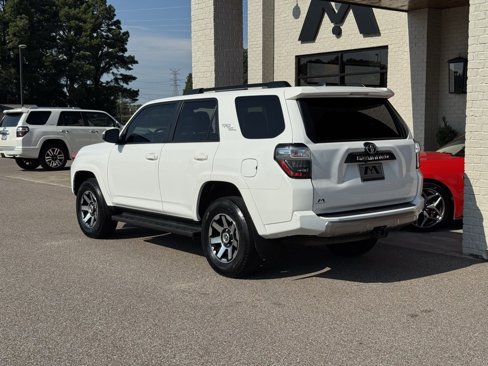 Used 2022 Toyota 4Runner TRD Off-Road image 9