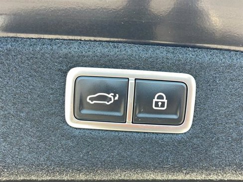 Used 2025 Genesis G70 3.3T Advanced w/ Sport Prestige Package image 32