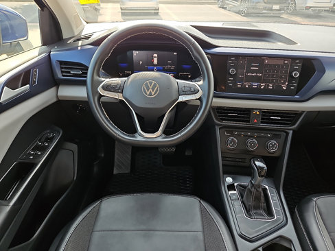 Certified 2022 Volkswagen Taos SE image 6