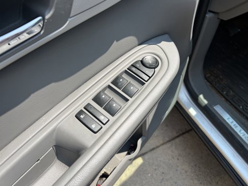 Used 2017 Chevrolet Traverse Premier image 16
