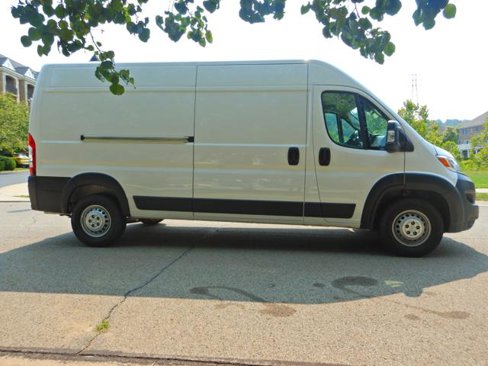 Used 2024 RAM ProMaster 2500 w/ Convenience Group image 11