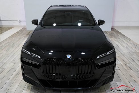 Used 2024 BMW 740i image 31