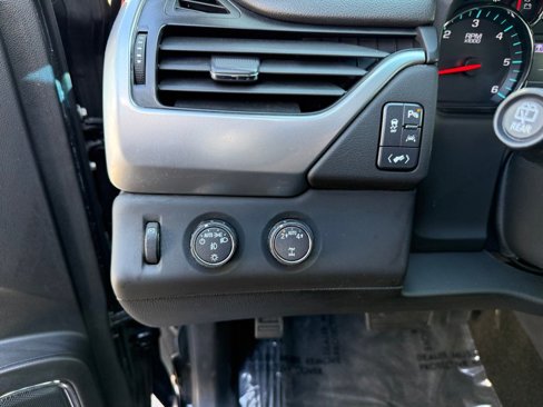 Used 2018 Chevrolet Suburban Premier image 7