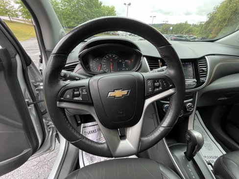 Used 2022 Chevrolet Trax LT w/ Sport Edition image 25