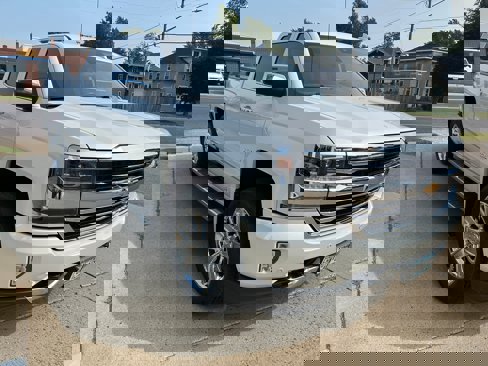 Used 2016 Chevrolet Silverado 1500 High Country w/ High Country Premium Package image 4