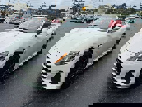 Used 2018 Maserati GranTurismo MC image 10