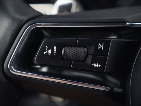 Certified 2025 Porsche Macan image 45