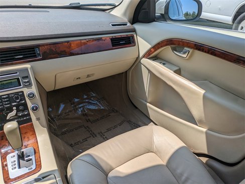 Used 2008 Volvo V70 image 17