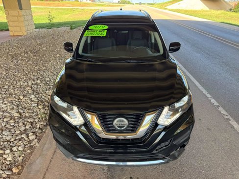 Used 2019 Nissan Rogue SV image 9