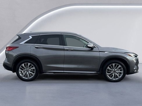 New 2025 INFINITI QX50 Luxe image 3