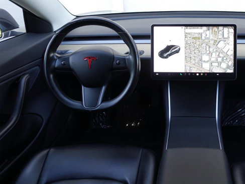 Used 2018 Tesla Model 3 Long Range image 32