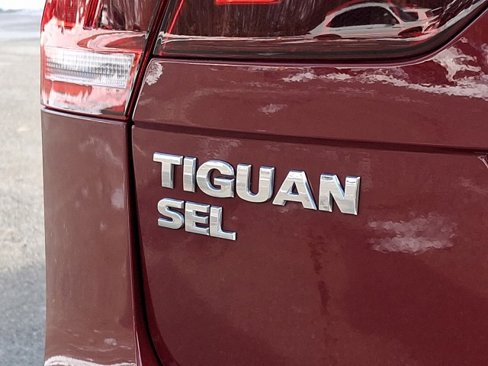 Used 2019 Volkswagen Tiguan SEL Premium image 33