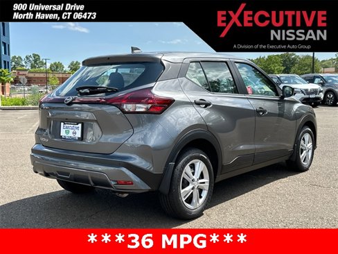 New 2025 Nissan Kicks Play S image 2